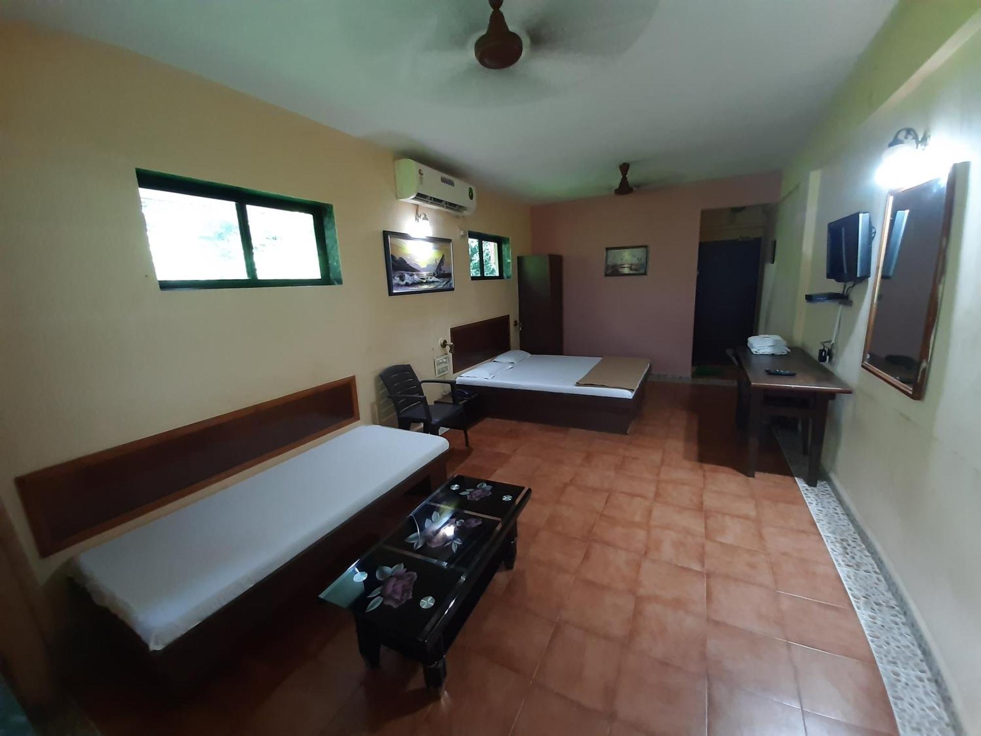 Seawoods Beach Hotel Dahanu Room photo